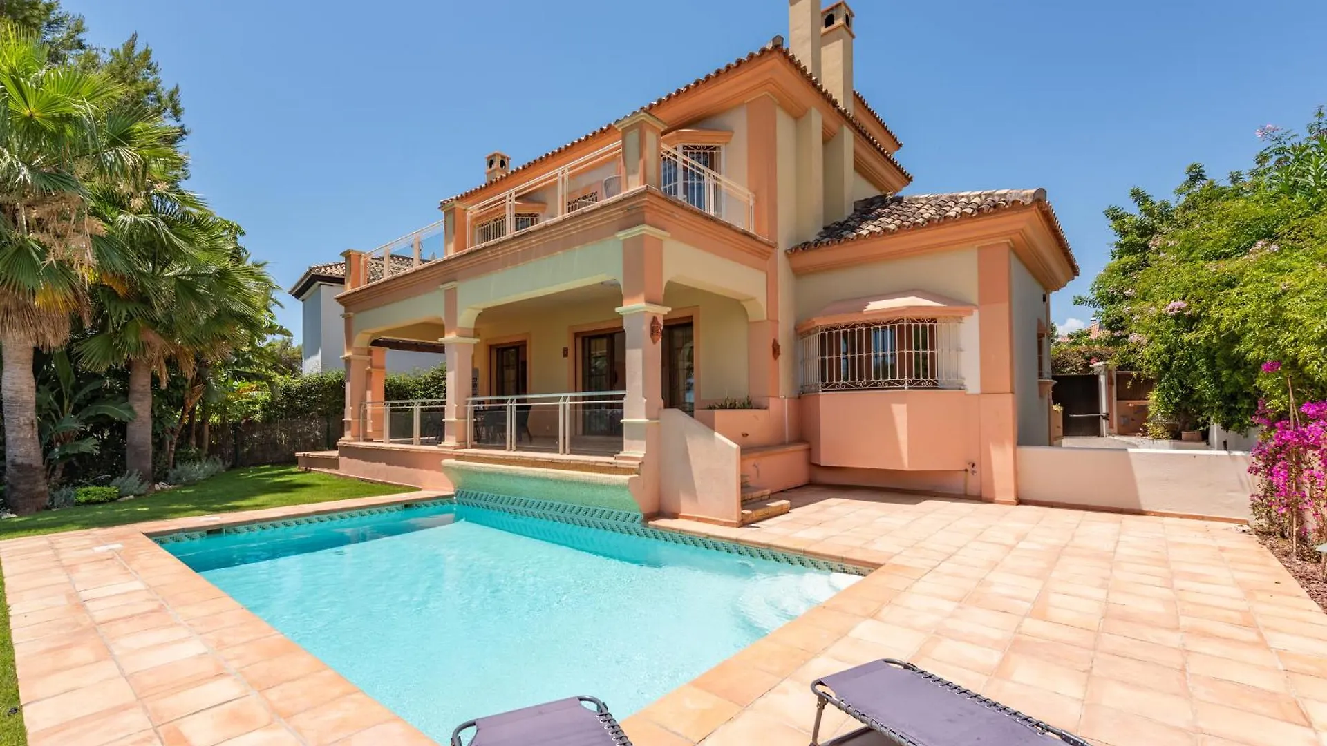 Villa Picasso contacts